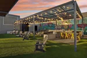 featured image of 1034 W Eastland Ave