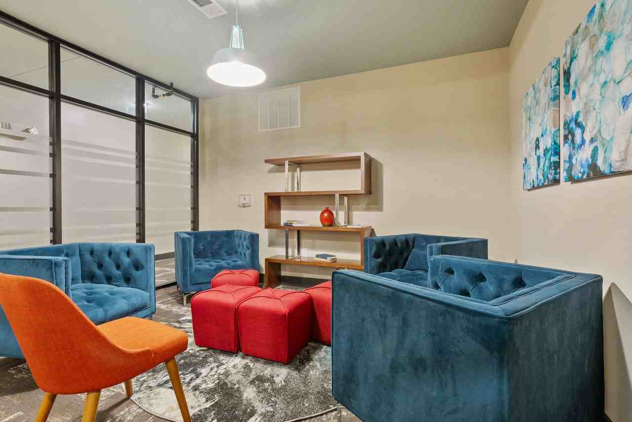 The Cleo - Photo 2 of 40