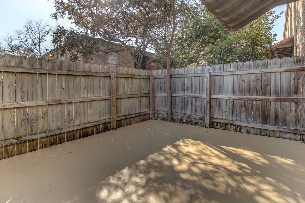 Oak Terrace - Photo 2 of 14