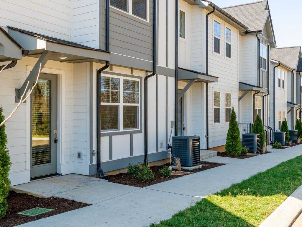 The Harris - Photo 3 of 40