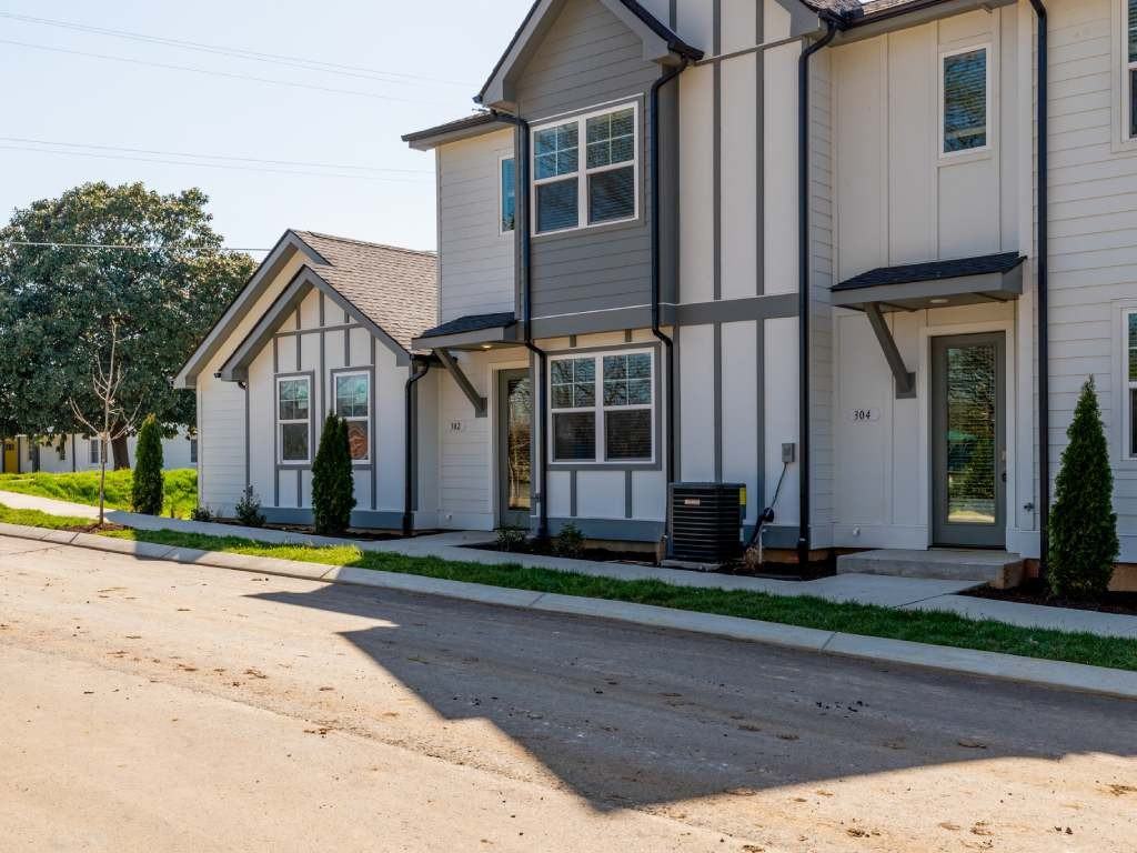 The Harris - Photo 5 of 40