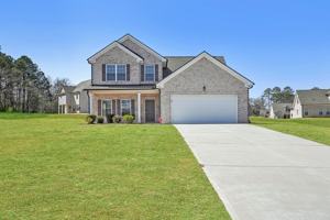 featured image of 516 College Dr