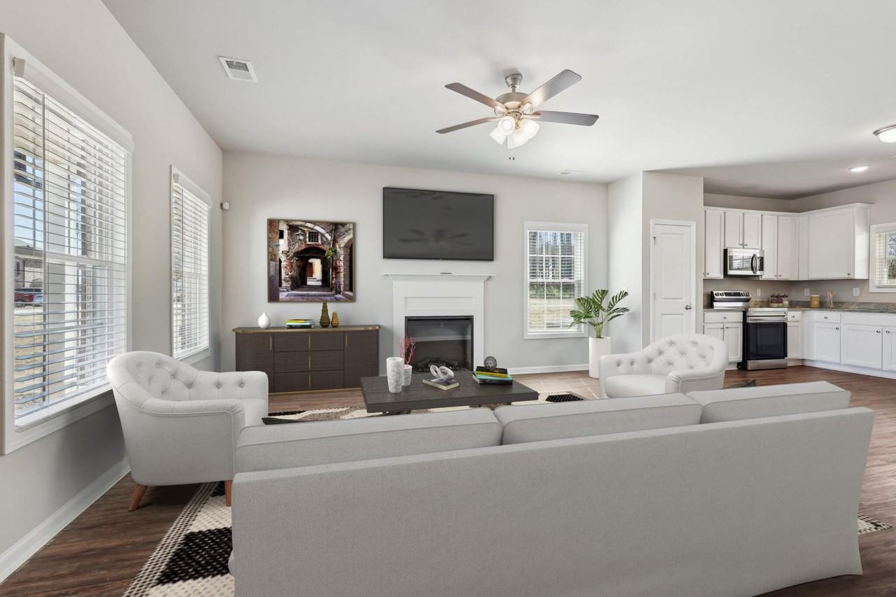 College Manor - Photo 2 of 44