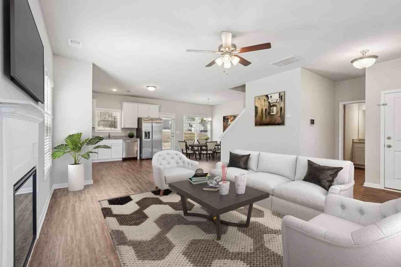 College Manor - Photo 3 of 44