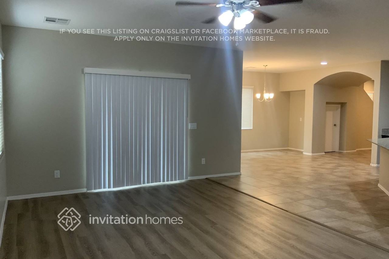 1290 E Palomino Way - Photo 3 of 17