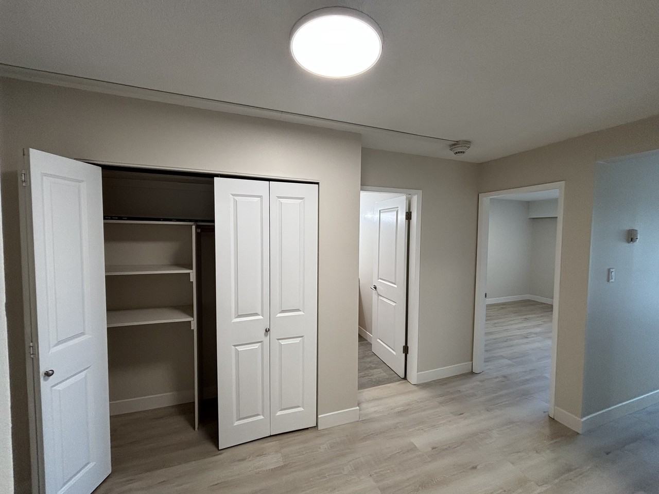 5521 16 Avenue #101 - Photo 7 of 18