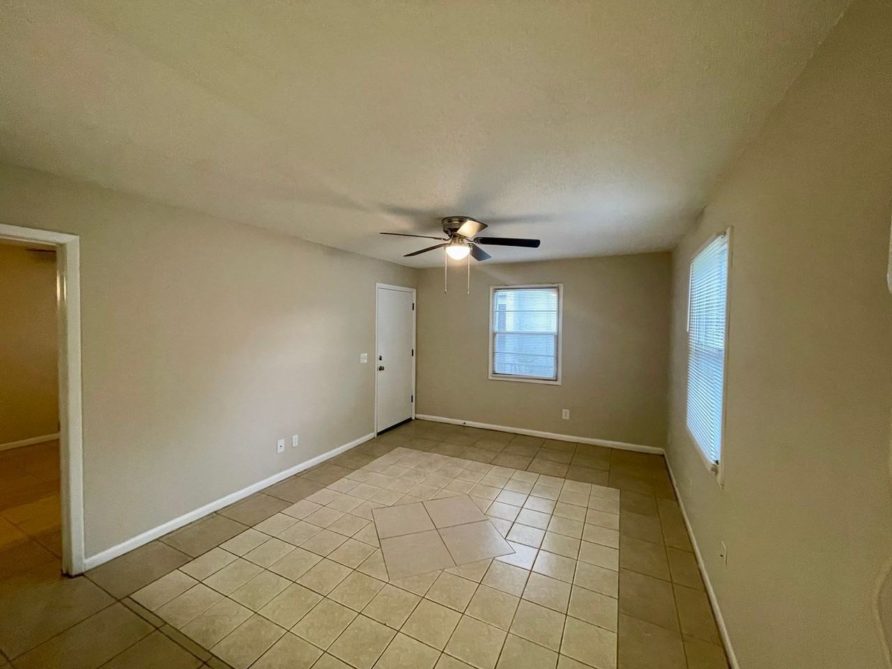 5113 Curry Ford Rd #1 - Photo 3 of 10