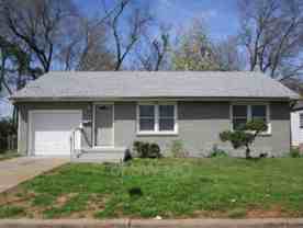 303 W Lindberg St - Photo 1 of 1