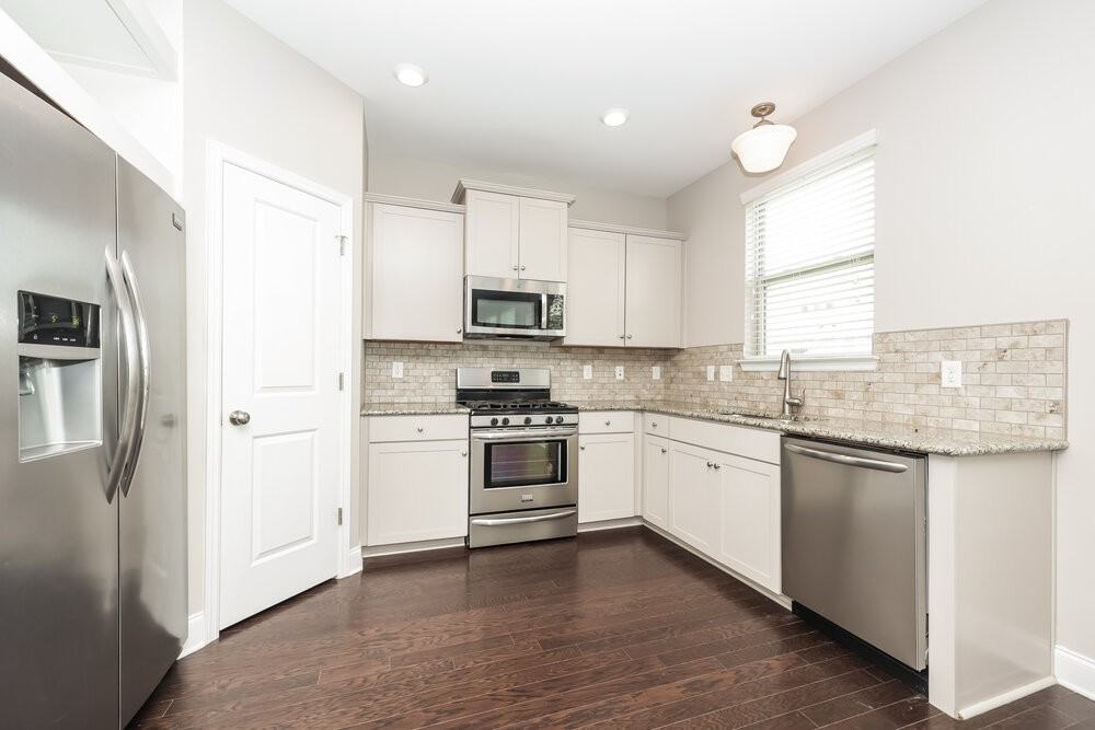 1005 Keeneland Dr - Photo 7 of 17