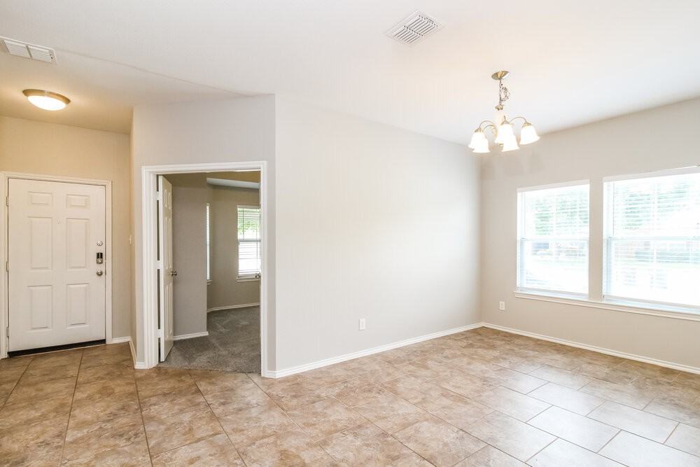 10048 Iron Ridge Dr - Photo 6 of 16