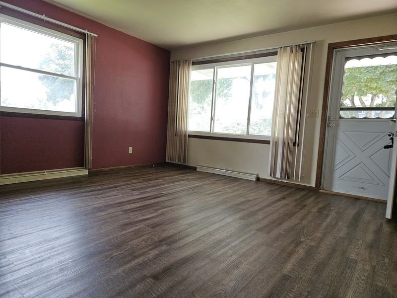 417 S Matthias St - Photo 4 of 23