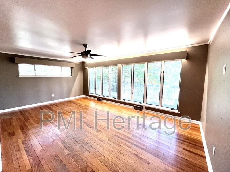 1139 N Sunset Dr - Photo 7 of 21