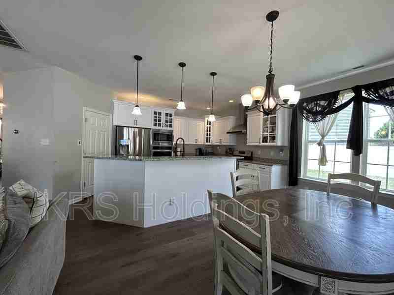 42 Ravenscroft Ln - Photo 5 of 29