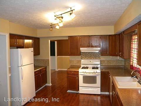 363 Woodridge Rd - Photo 3 of 11