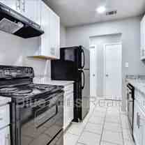 404 N Center St - Photo 1 of 1