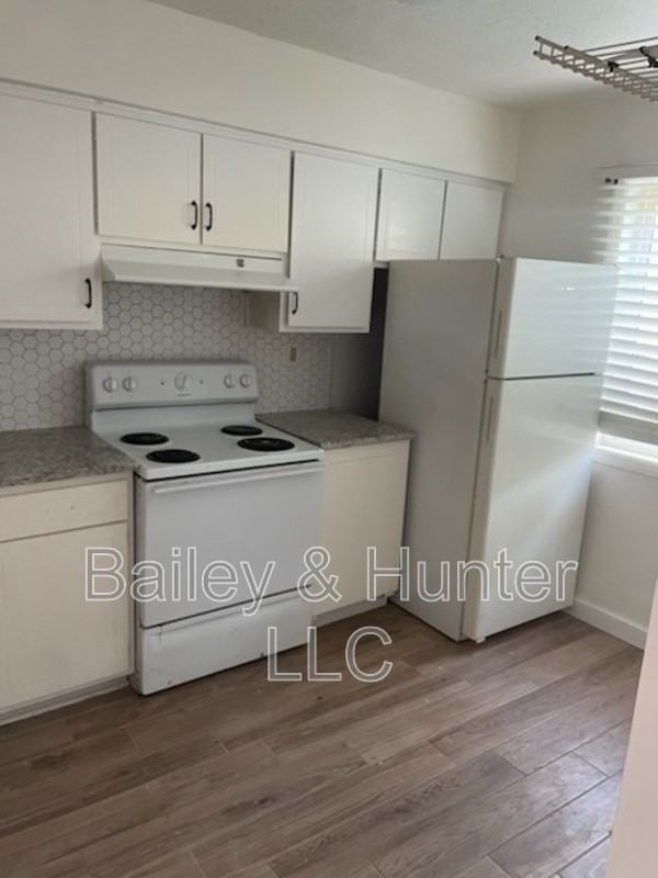 6012 Regent Mnr - Photo 2 of 11