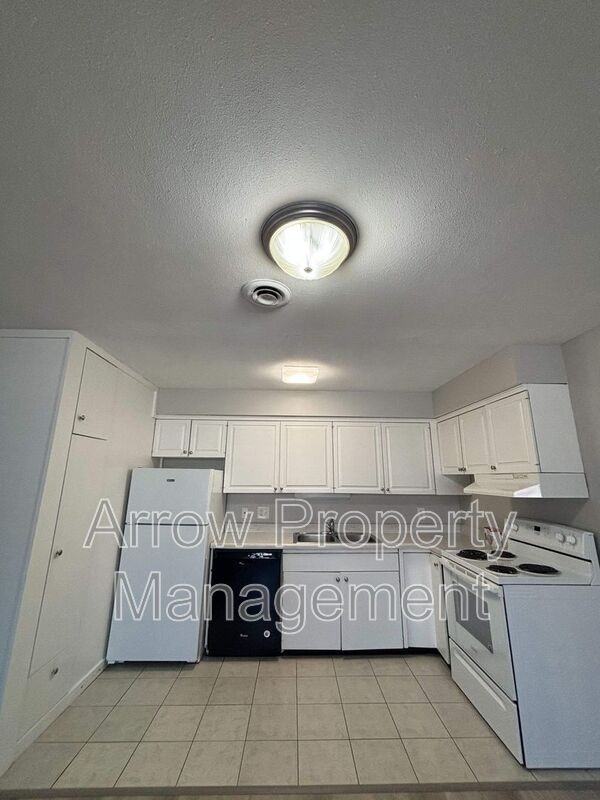 2501 N St - Photo 3 of 7