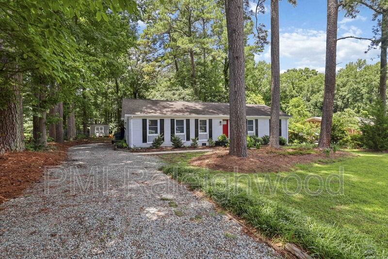 5017 Gatewood Dr - Photo 3 of 30