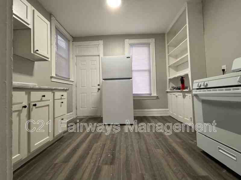 370 3rd St - Photo 2 of 10