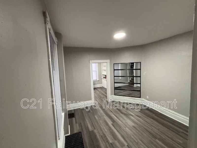 370 3rd St - Photo 3 of 10