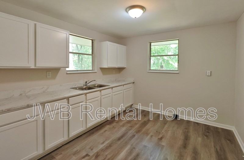 5239 Potomac Ave - Photo 2 of 8