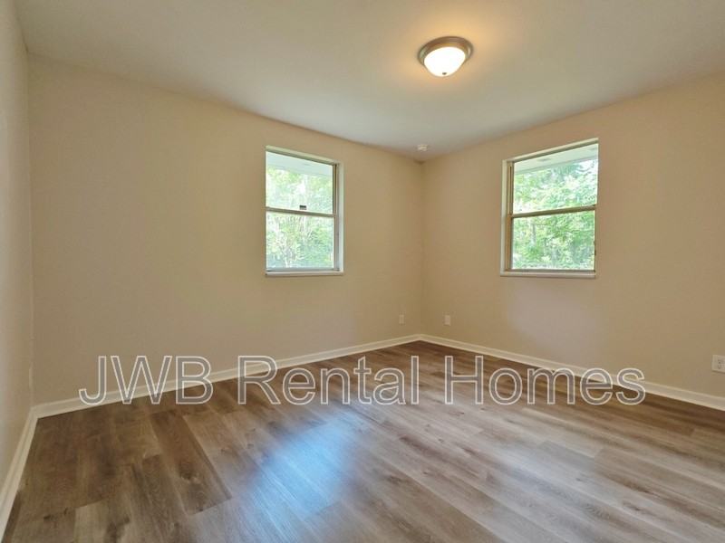 5239 Potomac Ave - Photo 5 of 8