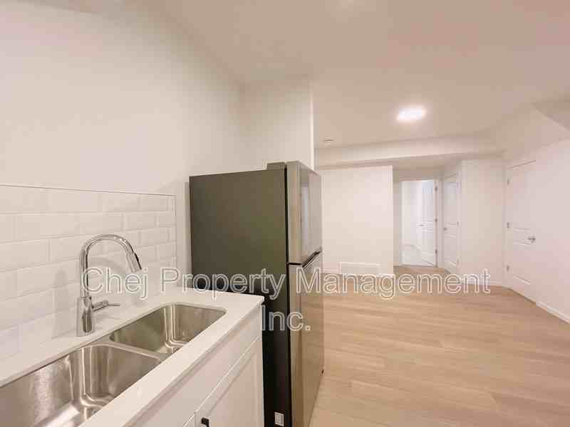 3403 169 St Sw - Photo 2 of 11