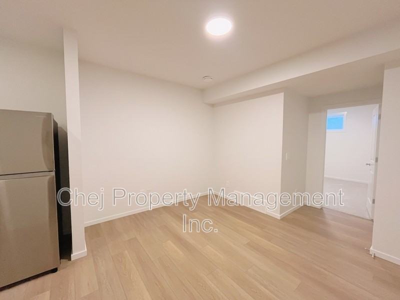 3351 169 St Sw - Photo 4 of 11