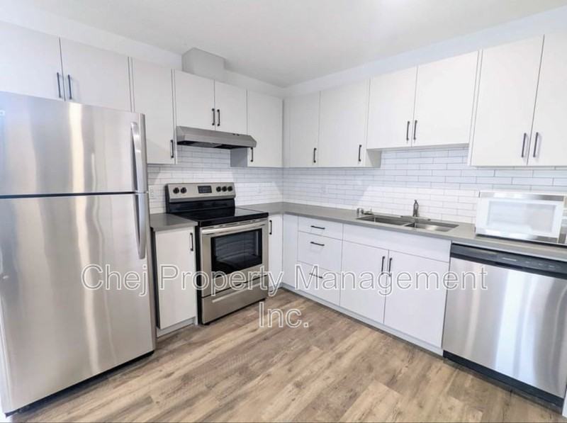 10882 98 St Nw #202 - Photo 6 of 13