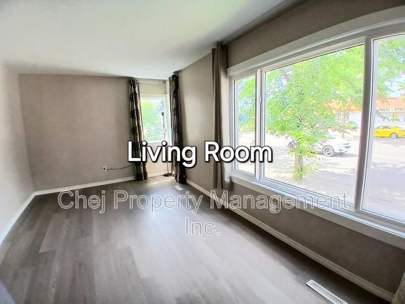 4629 118 Ave Nw - Photo 3 of 10