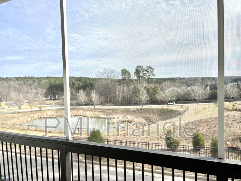 606 Gateway Crossing Ln - Photo 3 of 15