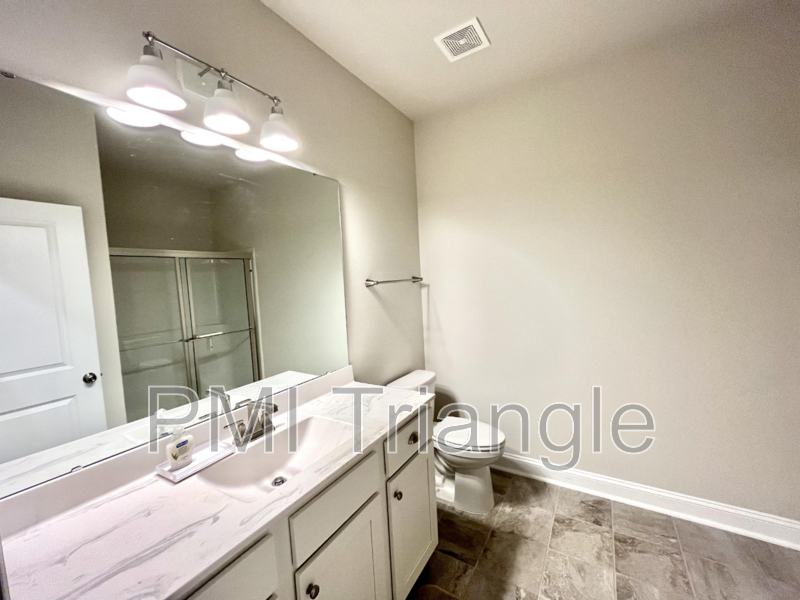 606 Gateway Crossing Ln - Photo 5 of 15