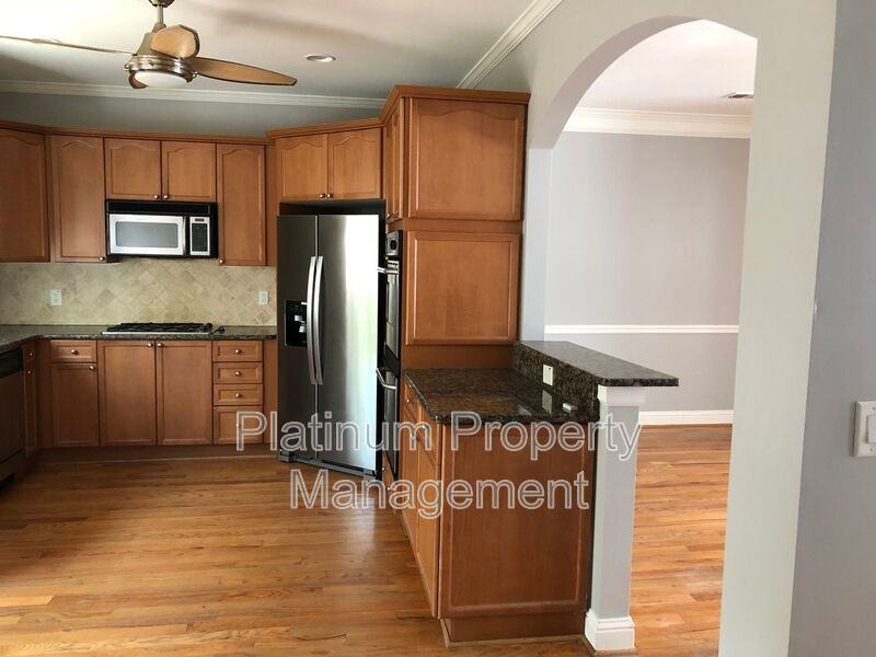 11047 Lorin Way - Photo 3 of 48