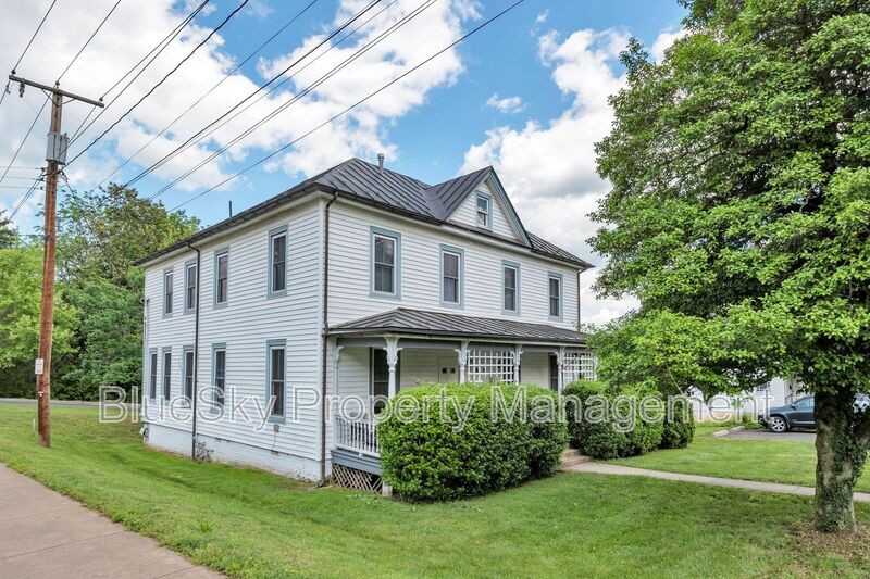 1101 Little High St #2 - Photo 3 of 11