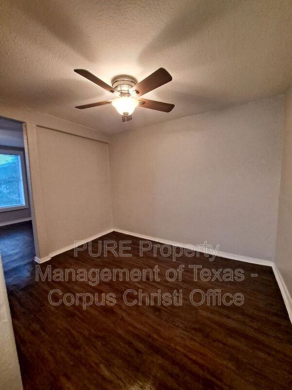 901 Furman Avenue #J - Photo 3 of 16