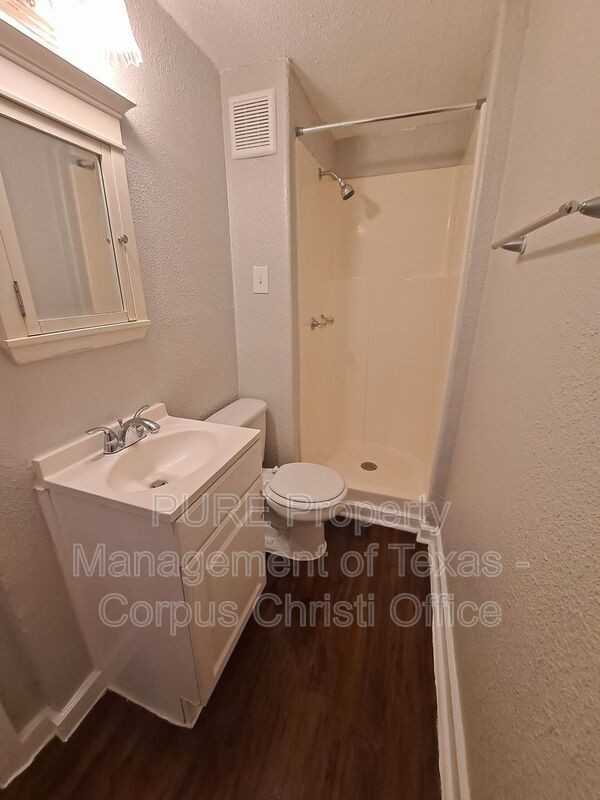 901 Furman Avenue #J - Photo 6 of 16