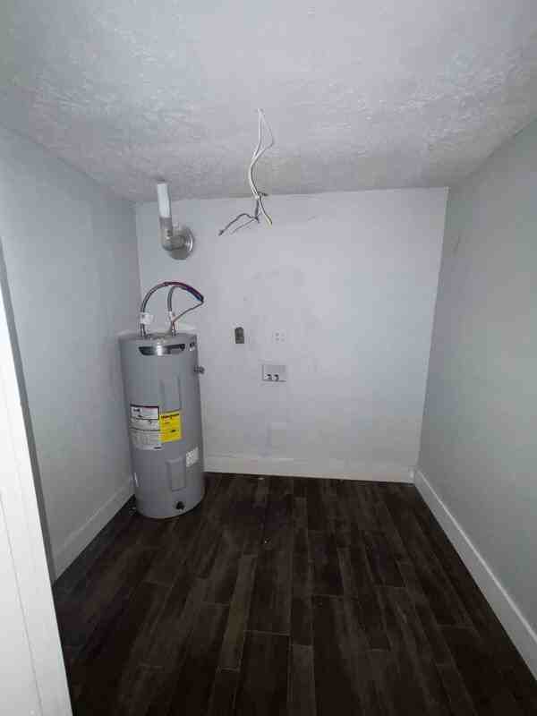 1749 Saint Louis Ave - Photo 2 of 8