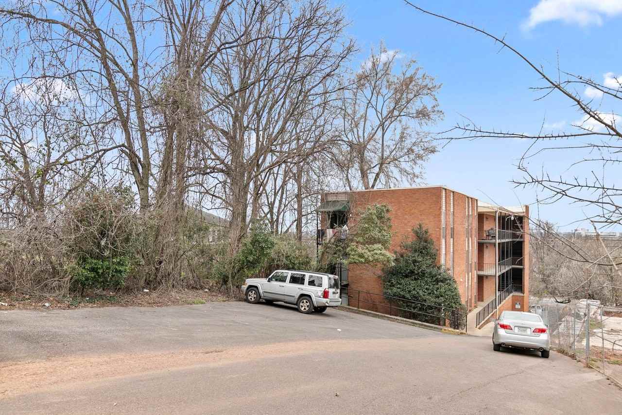 Monroe Crest Apartments - Photo 4 of 18