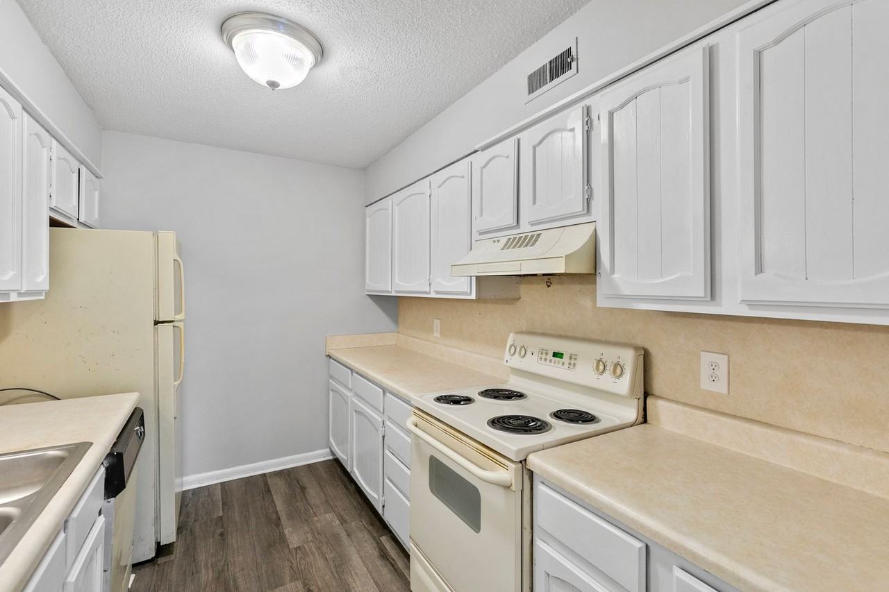 Monroe Crest Apartments - Photo 5 of 18