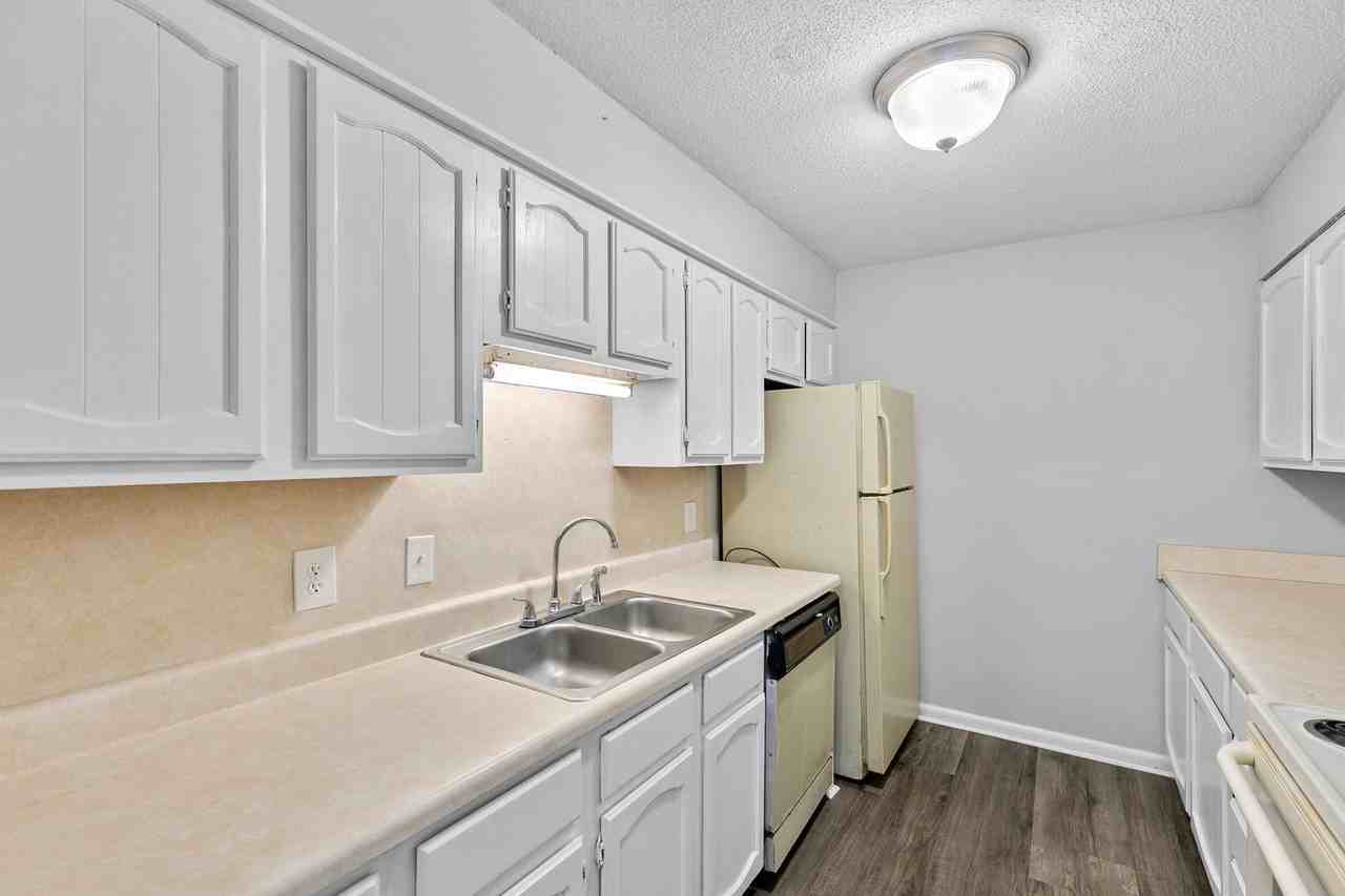 Monroe Crest Apartments - Photo 6 of 18