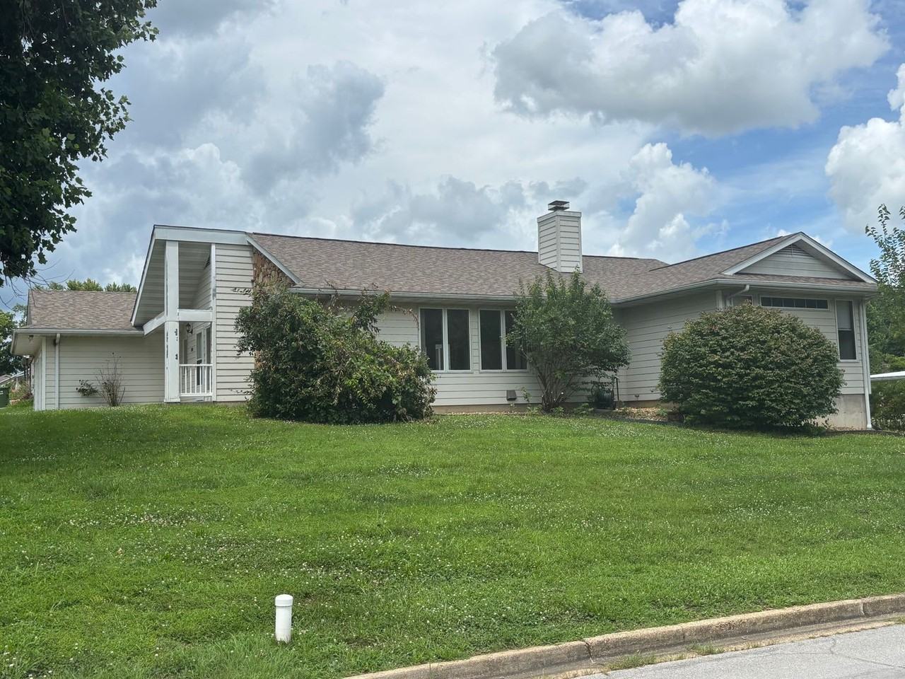 300 Dover Dr - Photo 2 of 22