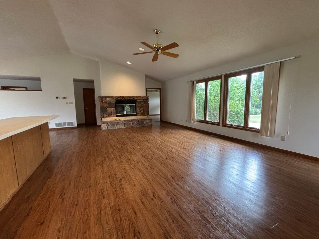 300 Dover Dr - Photo 5 of 22