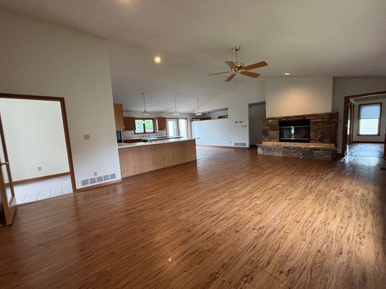 300 Dover Dr - Photo 6 of 22