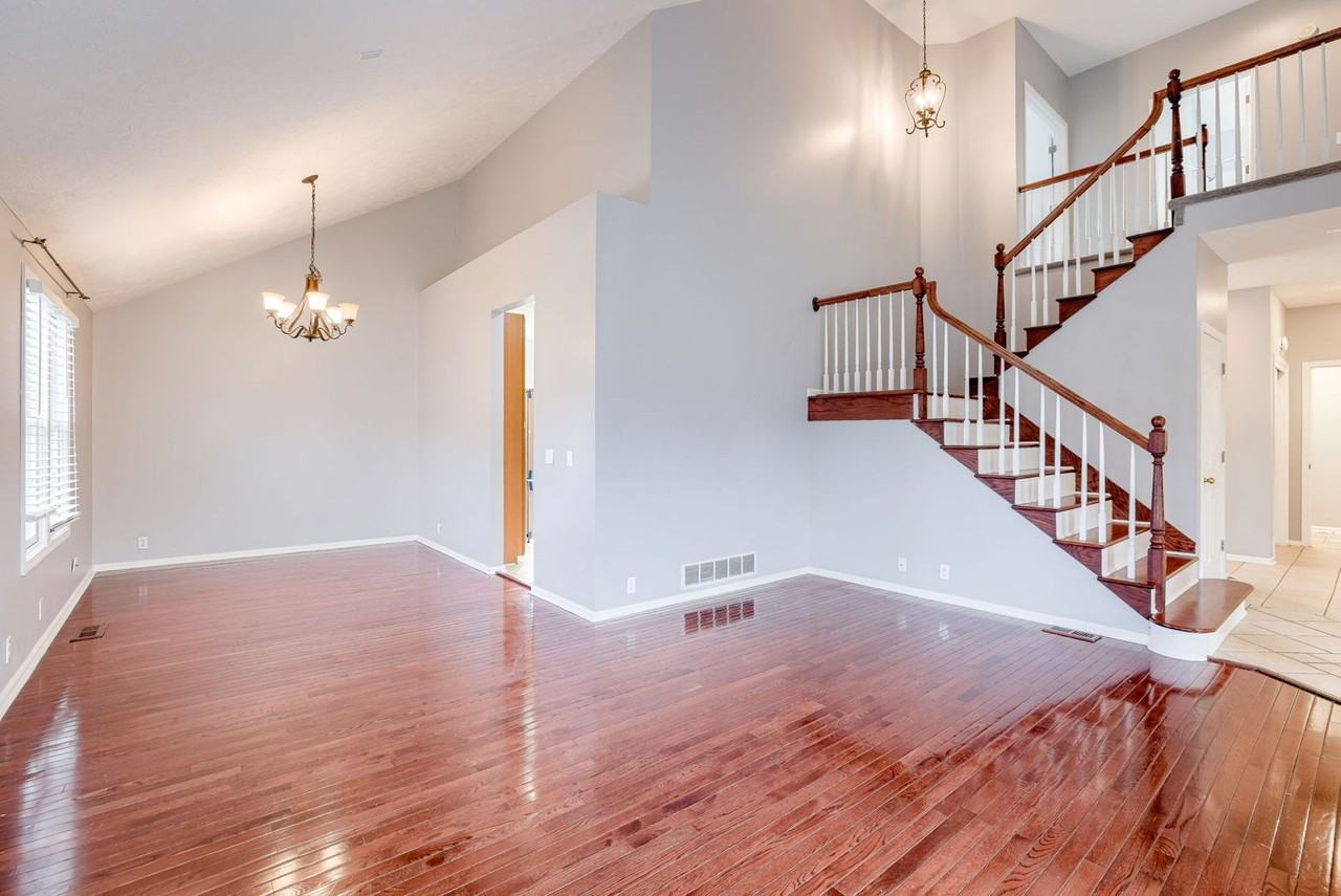 17250 Woolworth Ave - Photo 3 of 34