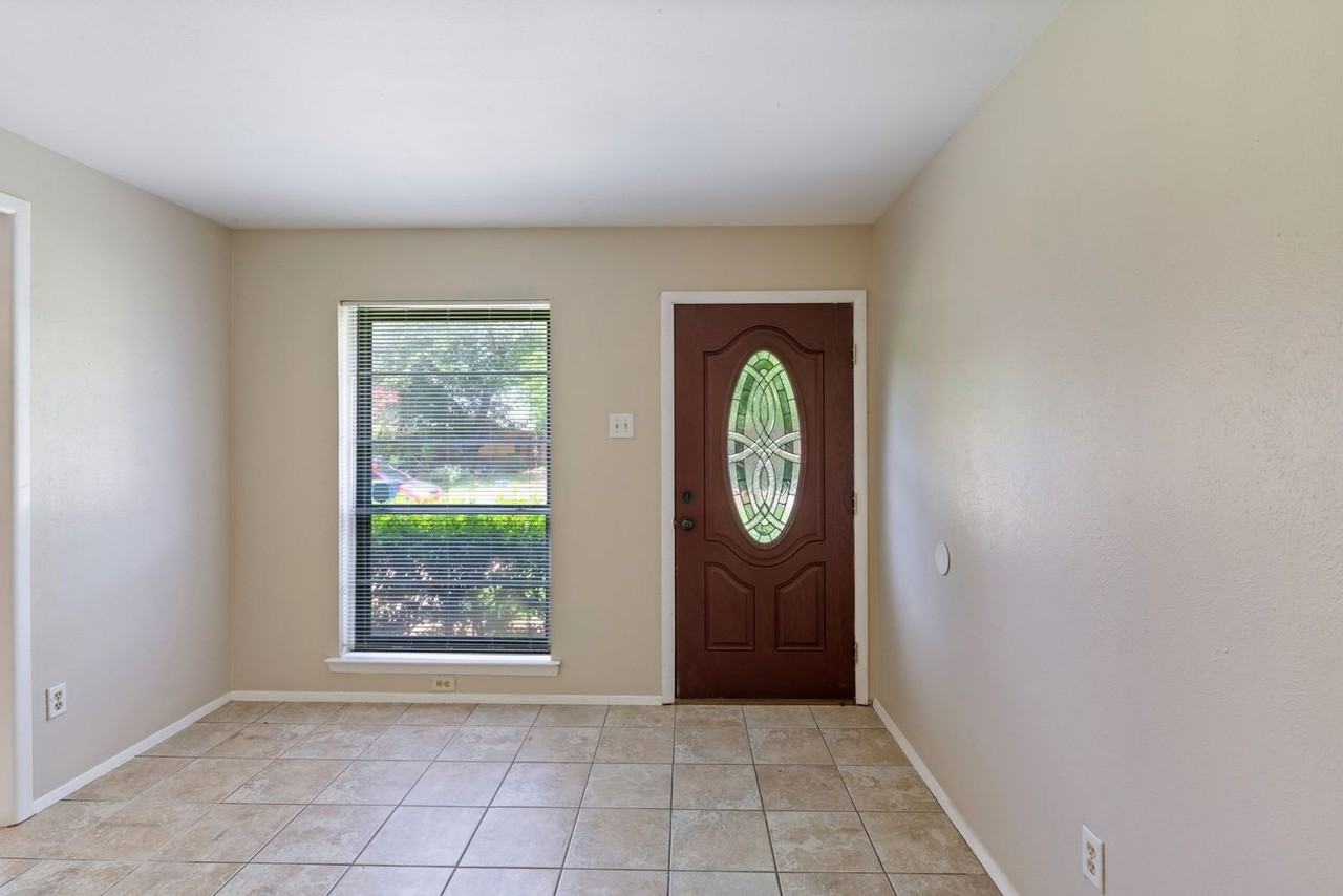 11324 Prelude Dr - Photo 3 of 29