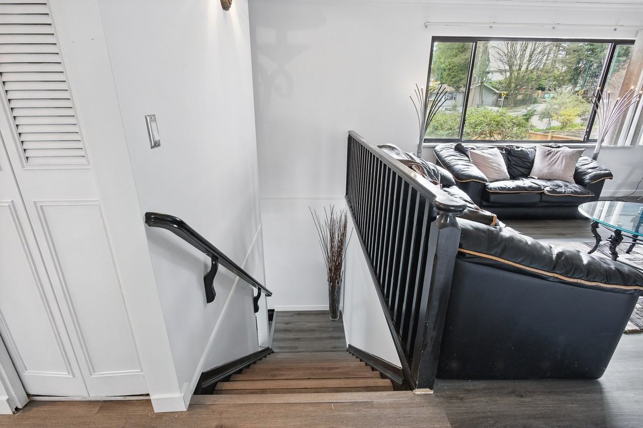 3126 Mariner Way - Photo 2 of 37