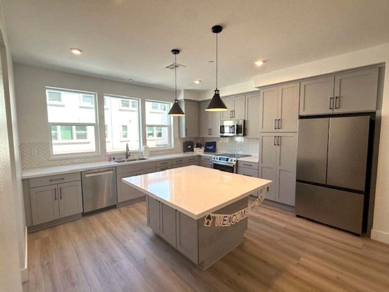 912 Kolbe Ln - Photo 3 of 21