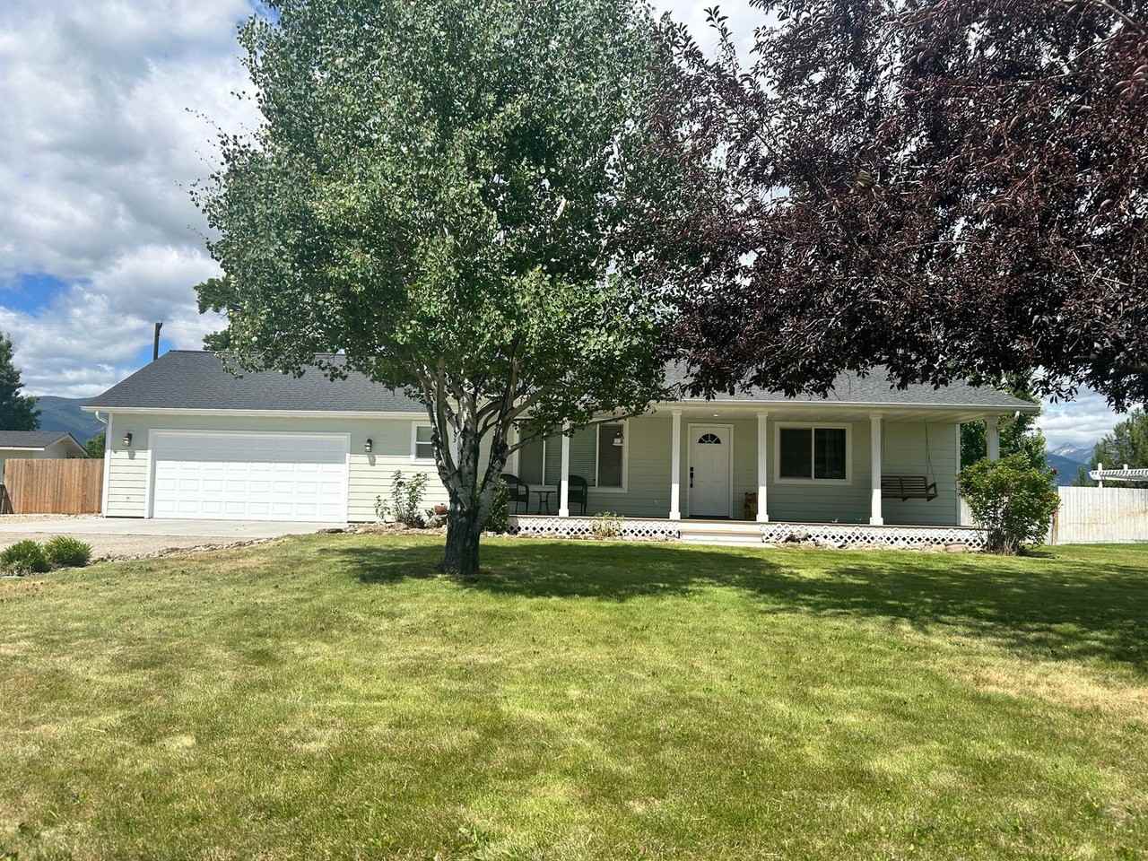 1093 Centennial Ln - Photo 2 of 15
