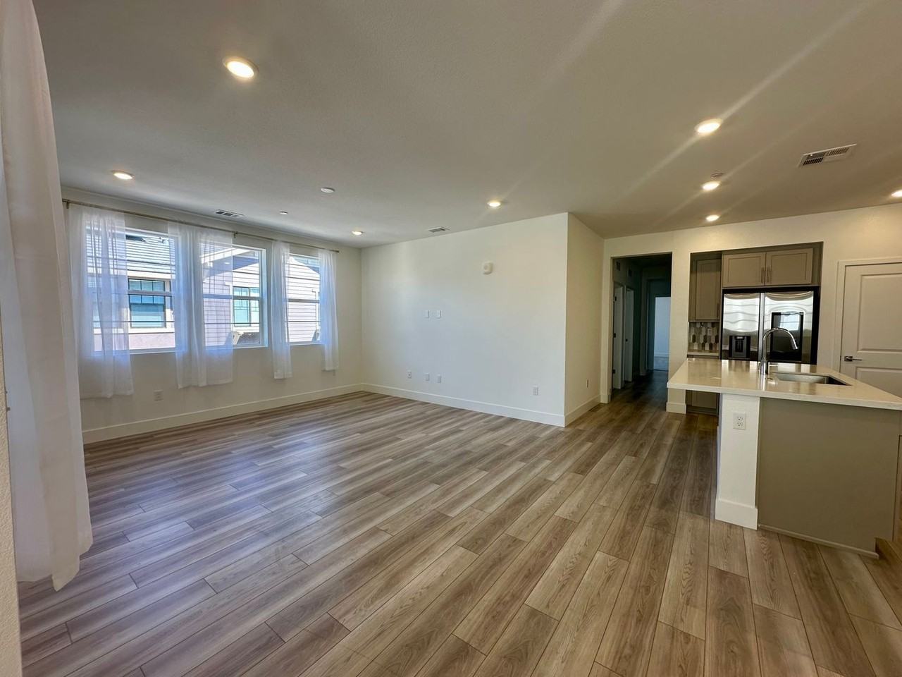 136 Limelight Ter - Photo 3 of 12