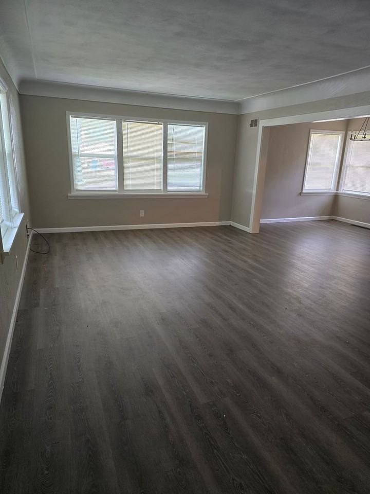 641 N 38th St - Photo 3 of 12